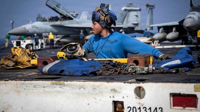 伊朗的双重困境